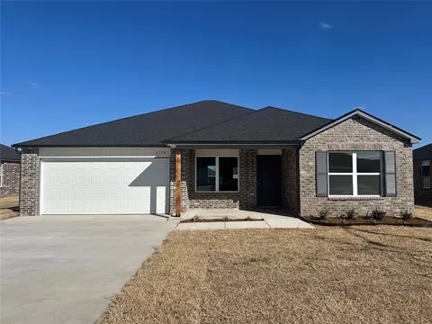 1134 Sunflower Ln, Newcastle, OK 73065