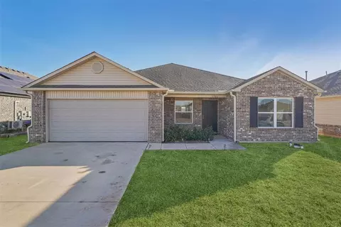 1501 Peridot Ln, Noble, OK 73068