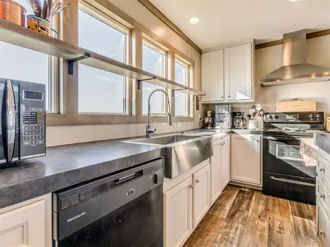 Kitchen - 423972 E 1060 Rd, Checotah, OK 74426 photo 3 of 4