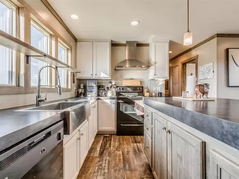 Kitchen - 423972 E 1060 Rd, Checotah, OK 74426 photo 4 of 4