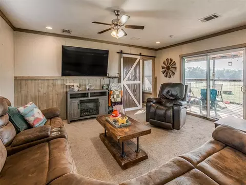 Living - 423972 E 1060 Rd, Checotah, OK 74426 photo 1 of 2