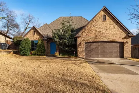 236 Asher Ct, Moore, OK 73160