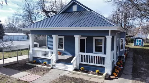 315 S 7th St, Okemah, OK 74859