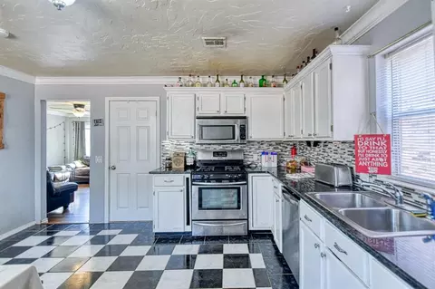 Kitchen - 1121 W Apache St, Norman, OK 73069 photo 3 of 3