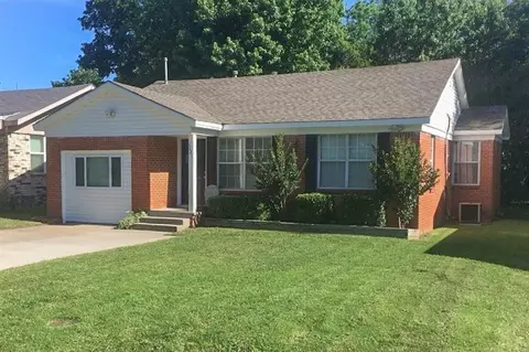 1121 W Apache St, Norman, OK 73069