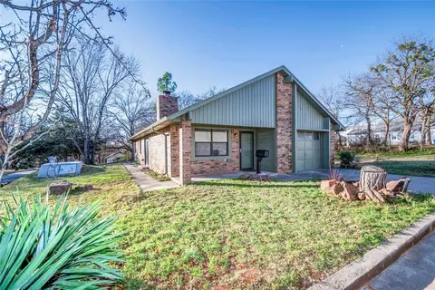 223 E 9th St, Chandler, OK 74834