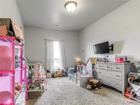 Bedroom - 5702 Cedar Tree Cir, Guthrie, OK 73044 photo 3 of 8