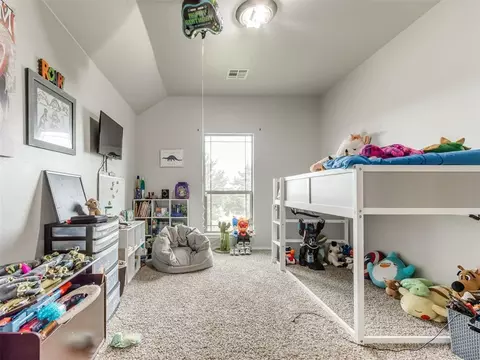 Bedroom - 5702 Cedar Tree Cir, Guthrie, OK 73044 photo 5 of 8