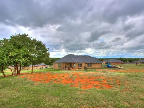 Exterior - 5702 Cedar Tree Cir, Guthrie, OK 73044 photo 9 of 9