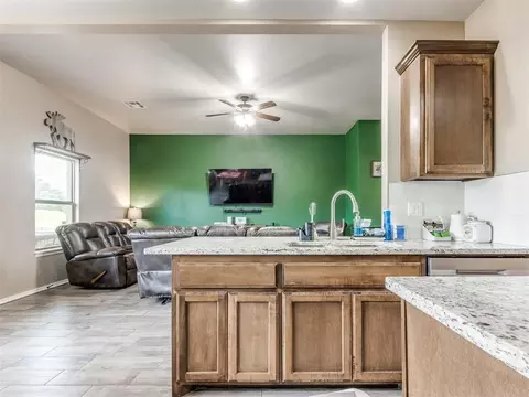 Kitchen - 5702 Cedar Tree Cir, Guthrie, OK 73044 photo 1 of 5