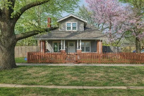 204 W Wallace St, Shawnee, OK 74801