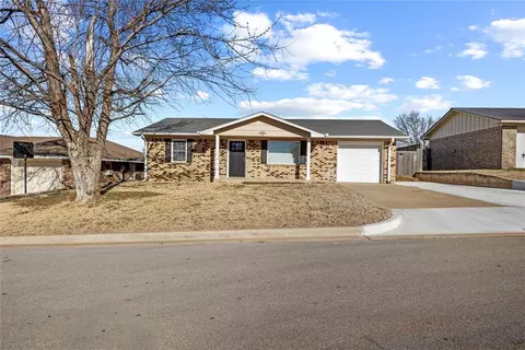 145 Hiler Dr, Weatherford, OK 73096