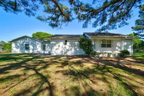 220 S Thomas Ave, Francis, OK 74844