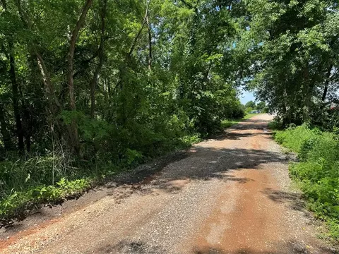 1462 Meadow View Ln, Blanchard, OK 73010