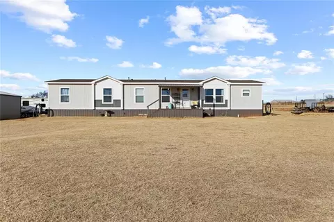 619 N 16th St, Thomas, OK 73669