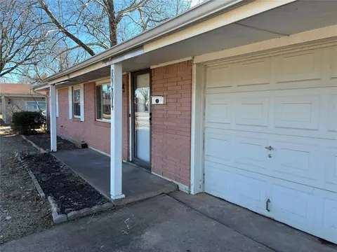 8204 NW 38th St, Bethany, OK 73008
