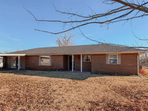 729 N Marion Ave, Hinton, OK 73047