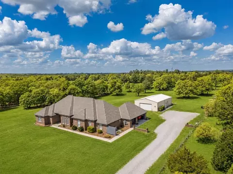18831 Rockcreek Rd, Harrah, OK 73045