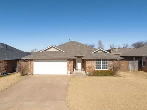 1914 Rain Tree Dr, Shawnee, OK 74804