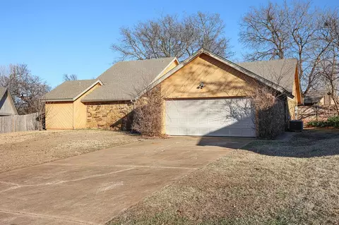 12108 Robinwood Pl, Oklahoma City, OK 73120