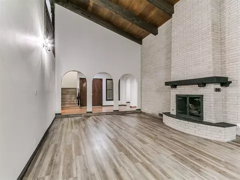 Living - 2000 Morgan Dr, Norman, OK 73069 photo 1 of 5