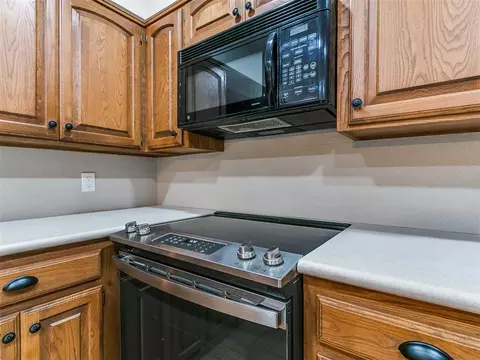 Kitchen - 2000 Morgan Dr, Norman, OK 73069 photo 2 of 2