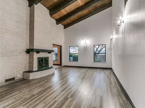 Living - 2000 Morgan Dr, Norman, OK 73069 photo 2 of 5