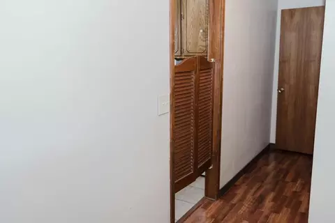 Entry Way - 503 N Sheb Wooley Ave, Erick, OK 73645 photo 1 of 3