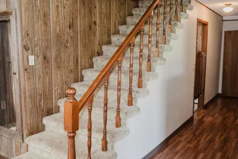 Entry Way - 503 N Sheb Wooley Ave, Erick, OK 73645 photo 2 of 3