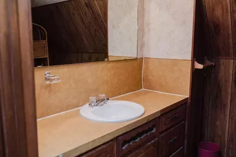 Bath - 503 N Sheb Wooley Ave, Erick, OK 73645 photo 4 of 6