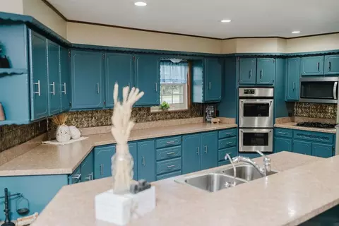 Kitchen - 503 N Sheb Wooley Ave, Erick, OK 73645 photo 2 of 7