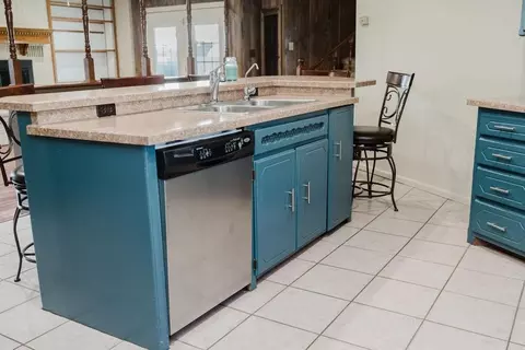 Kitchen - 503 N Sheb Wooley Ave, Erick, OK 73645 photo 4 of 7