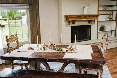 Dining - 503 N Sheb Wooley Ave, Erick, OK 73645 photo 2 of 4