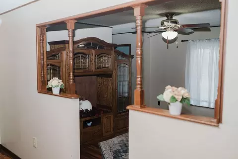 Entry Way - 503 N Sheb Wooley Ave, Erick, OK 73645 photo 3 of 3