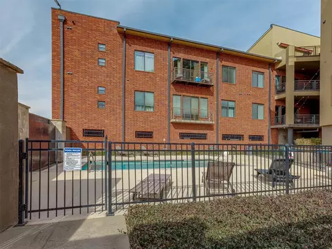 Exterior - 401 E Boyd St #305, Norman, OK 73069 photo 10 of 15