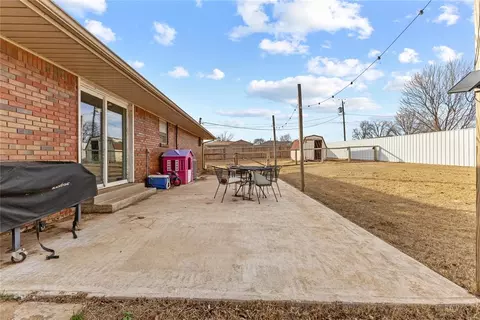 Exterior - 133 E 7th St, Hydro, OK 73048 photo 1 of 3