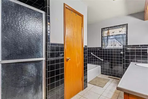 Bath - 133 E 7th St, Hydro, OK 73048 photo 2 of 2