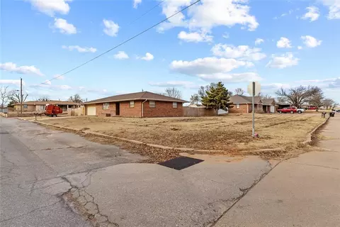 View/Area - 133 E 7th St, Hydro, OK 73048 photo 1 of 1