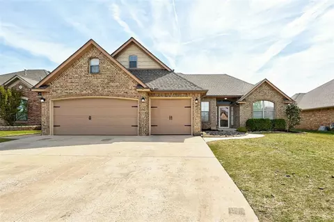 1108 Lanie Ln, Moore, OK 73160