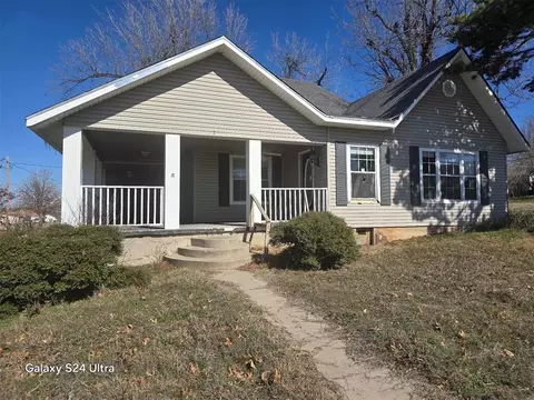 Exterior - 201 E 4th St, Cement, OK 73017 photo 2 of 3
