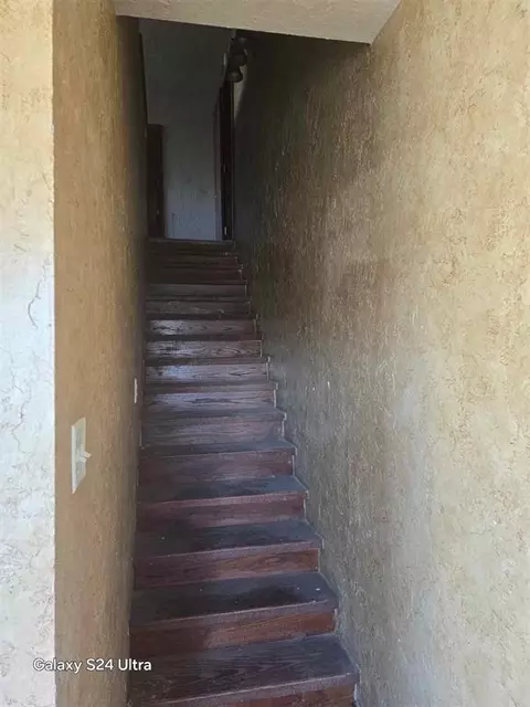 Entry Way - 201 E 4th St, Cement, OK 73017 photo 1 of 3