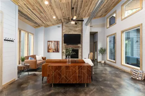 Living - 149 Bear Pine Trl, Broken Bow, OK 74728 photo 2 of 2