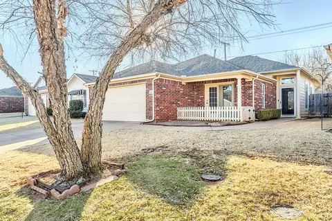 2455 Manchester Dr #37, Oklahoma City, OK 73120