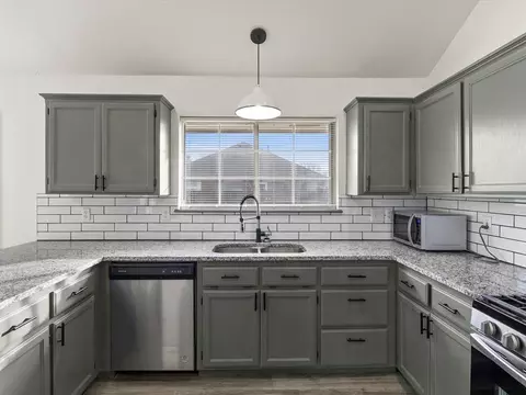 Kitchen - 1701 Sumac Dr, Norman, OK 73071 photo 2 of 5