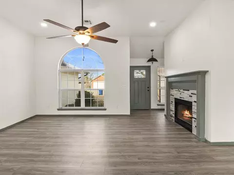 Living - 1701 Sumac Dr, Norman, OK 73071 photo 2 of 6