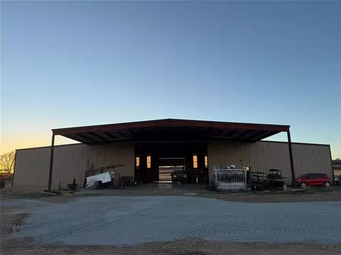 Exterior - 20966 E County Road 155, Altus, OK 73521 photo 4 of 5