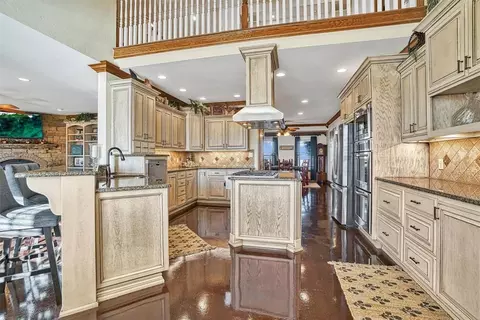 Kitchen - 20966 E County Road 155, Altus, OK 73521 photo 3 of 7