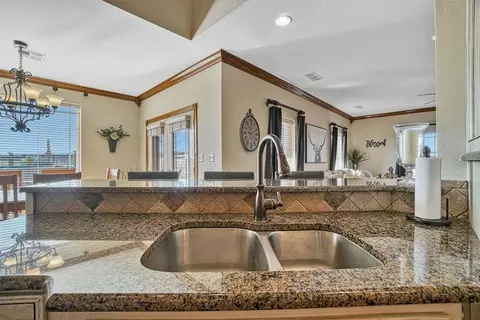 Kitchen - 20966 E County Road 155, Altus, OK 73521 photo 7 of 7