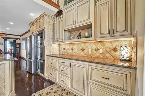 Kitchen - 20966 E County Road 155, Altus, OK 73521 photo 4 of 7