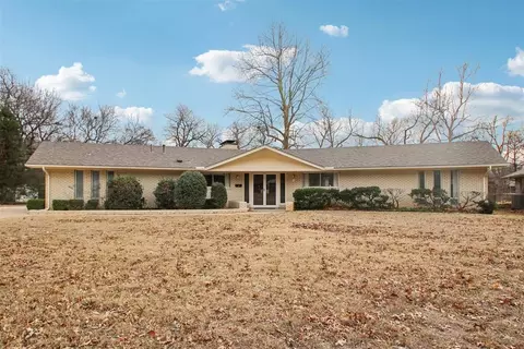 800 Mockingbird Ln, Norman, OK 73071